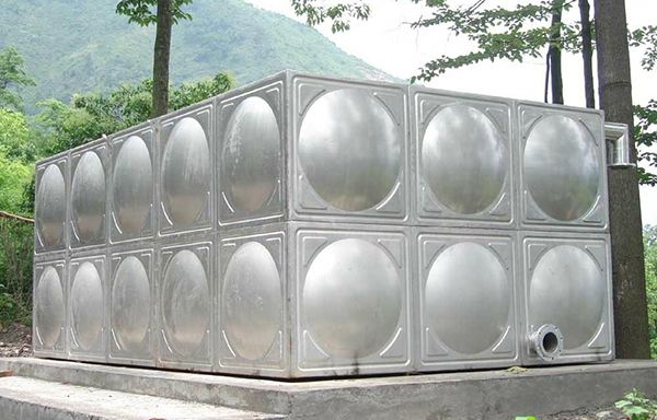 安装水箱
